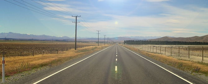 Start ist groß auf einen Highway geschrieben.