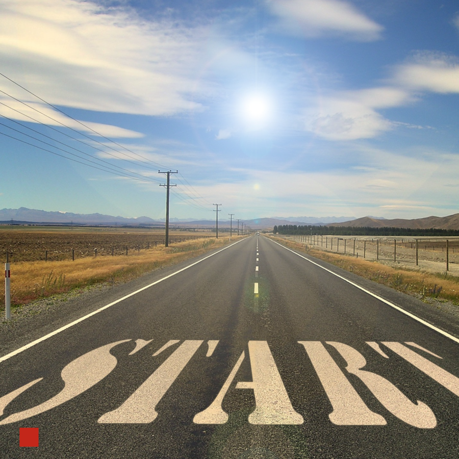 Start ist groß auf einen Highway geschrieben.